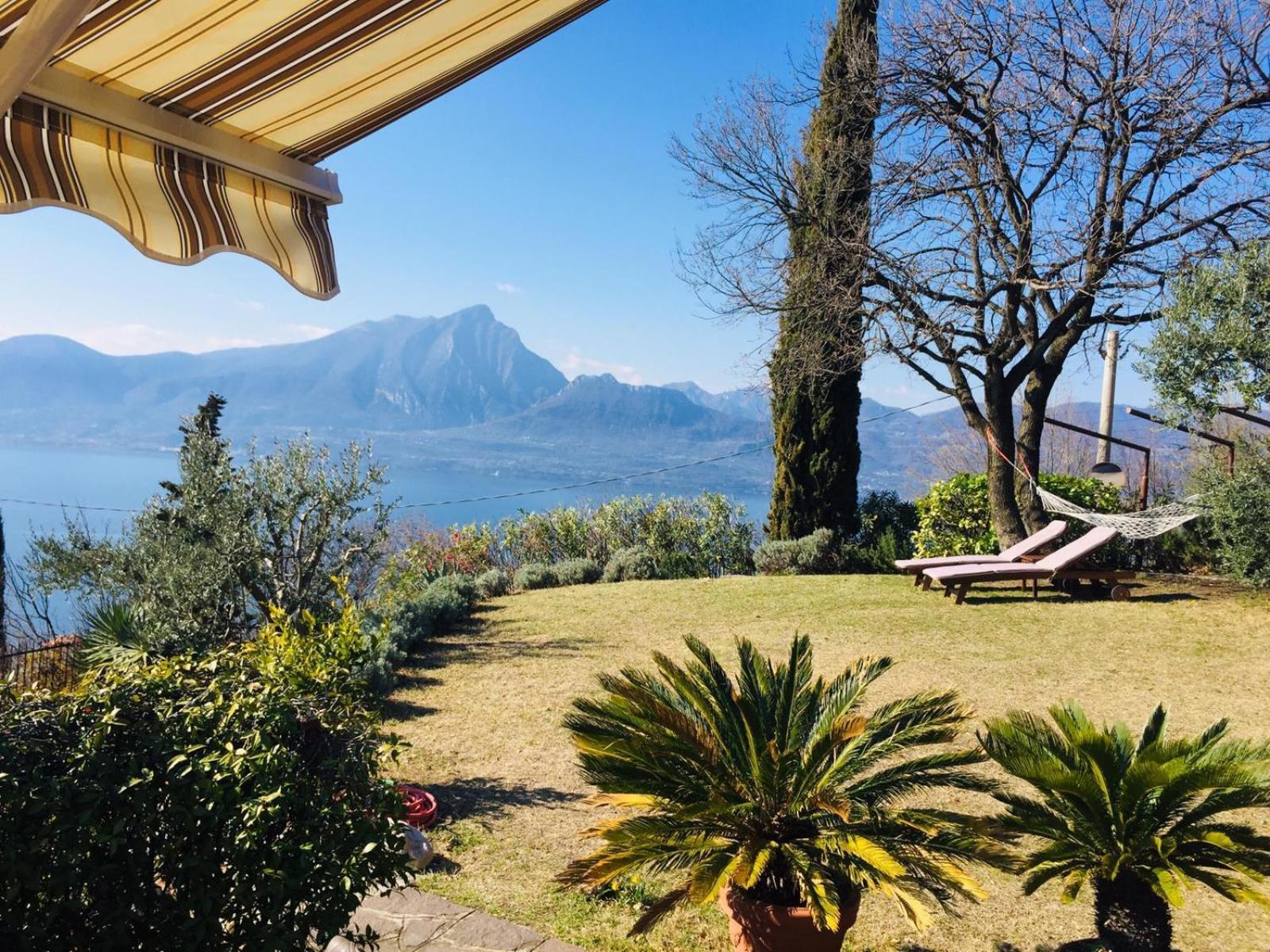 Casa Vacanze Mazurine10 Torri Del Benaco Exterior photo