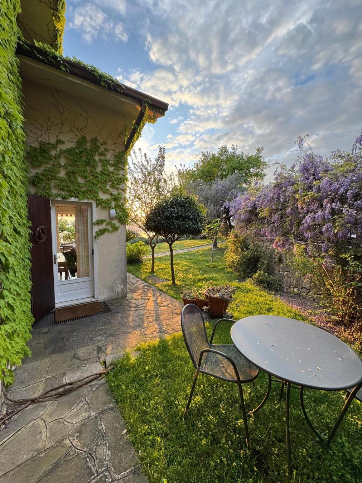 Casa Vacanze Mazurine10 Torri Del Benaco Exterior photo