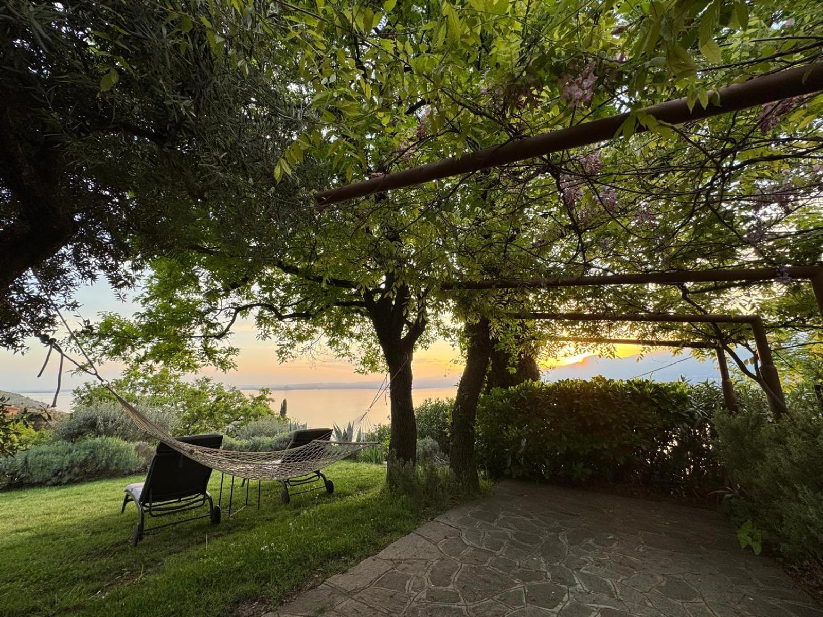 Casa Vacanze Mazurine10 Torri Del Benaco Exterior photo